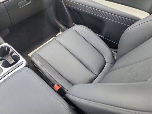 New 2025 Hyundai Ioniq 5 SEL image 14