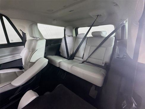 Used 2025 Ford Expedition Max Platinum w/ Platinum Ultimate Package AWD/4WD image 17