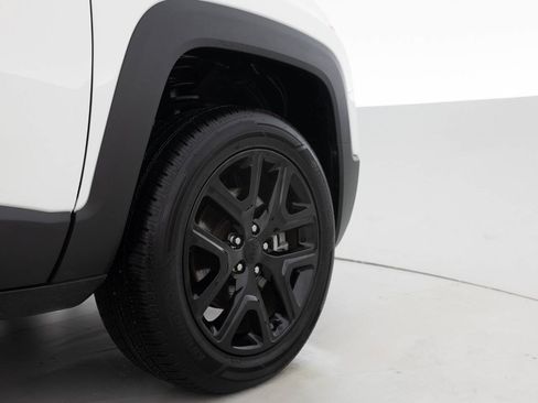 Used 2018 Jeep Renegade Altitude w/ UConnect 8.4 Nav Group AWD/4WD image 18
