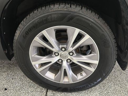 Used 2015 Toyota Highlander XLE AWD/4WD image 11