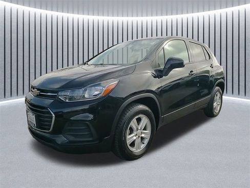 Used 2021 Chevrolet Trax LS w/ Tint and Cruise Package image 16