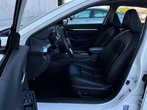 Used 2025 Nissan Altima 2.5 SR image 10