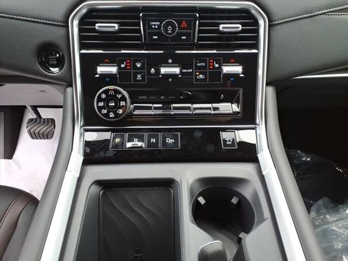 New 2026 Nissan Armada SL w/ Captain's Chari Seat Package image 15