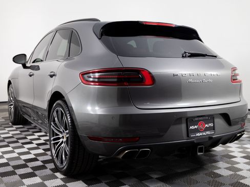 Used 2016 Porsche Macan Turbo image 5
