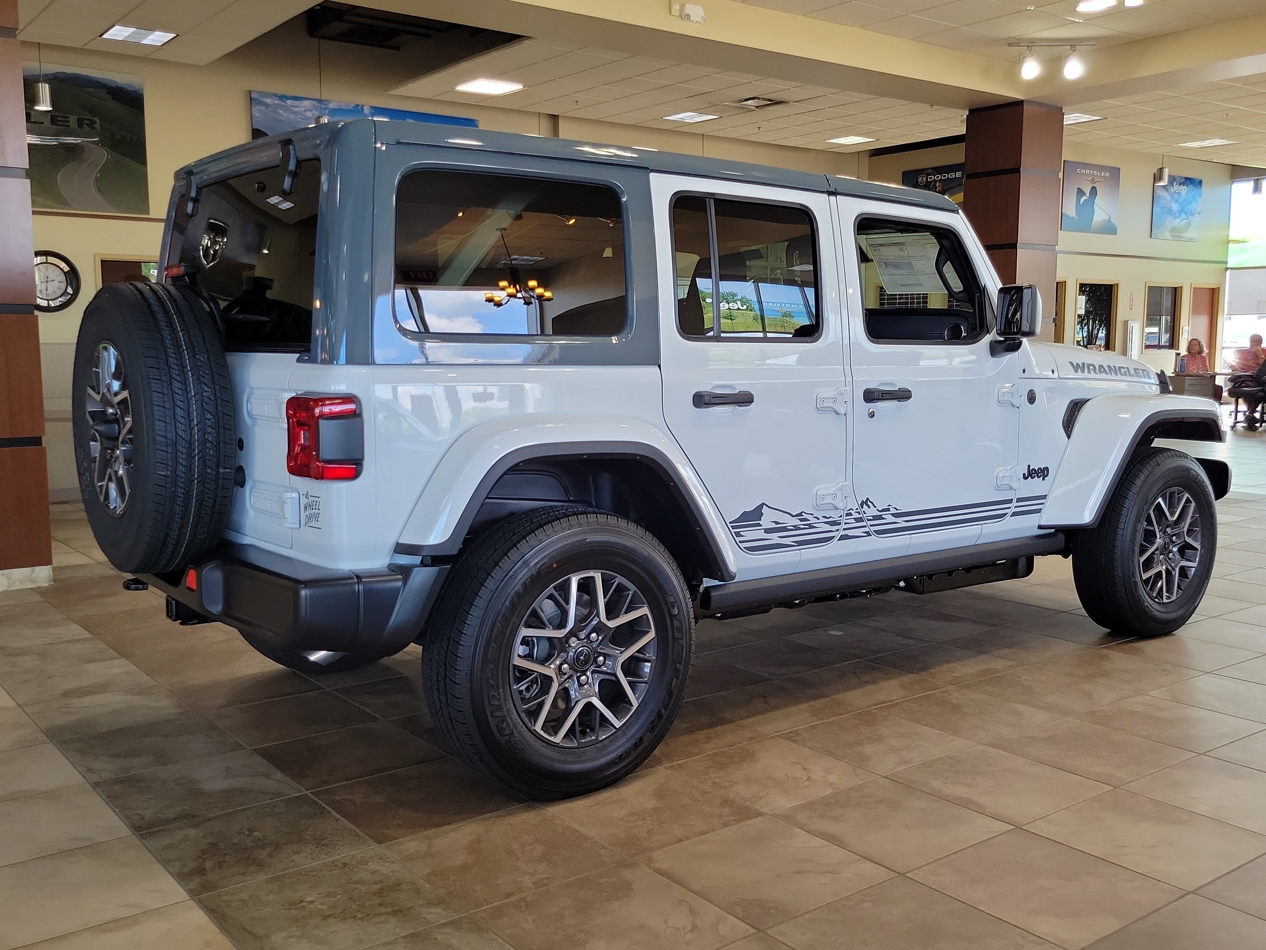 New 2026 Jeep Wrangler Unlimited Sahara AWD/4WD image 4