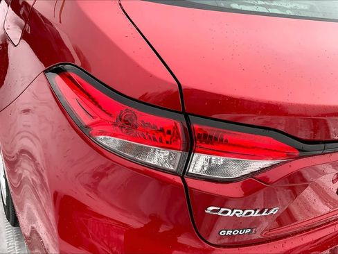 Used 2021 Toyota Corolla LE image 28