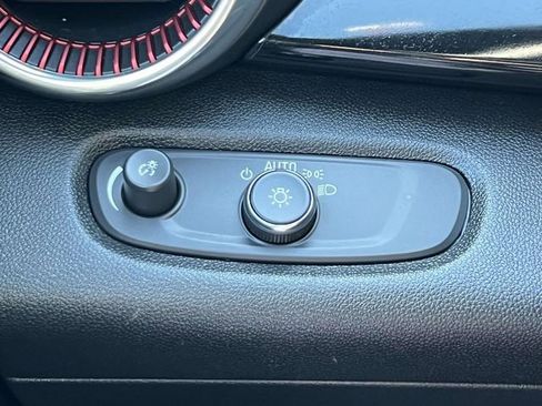 Certified 2024 Chevrolet Trax RS w/ Sunroof Package image 20