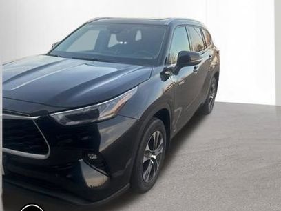Used 2021 Toyota Highlander XLE