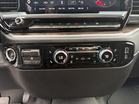 Used 2025 GMC Sierra 1500 Elevation AWD/4WD image 29
