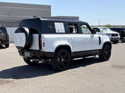 Used 2024 Land Rover Defender 110 X-Dynamic SE AWD/4WD image 28
