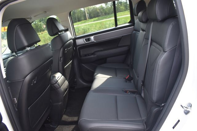 Used 2024 Hyundai Santa Fe SEL FWD image 18