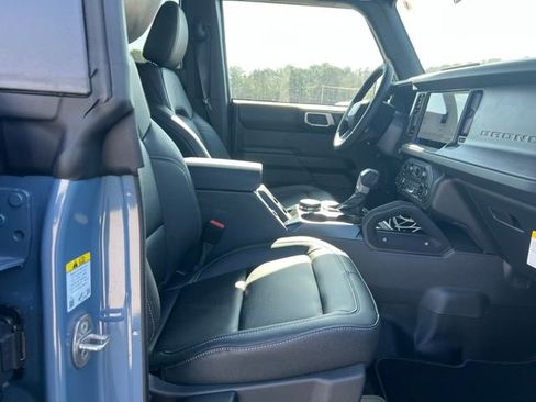 New 2025 Ford Bronco Badlands w/ Sasquatch Package AWD/4WD image 6