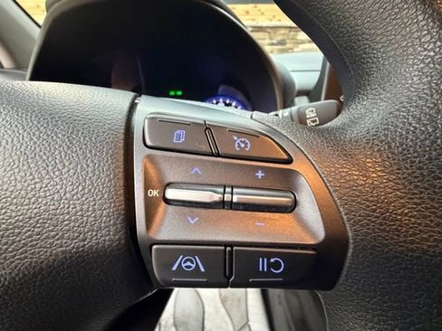 Certified 2023 Hyundai Kona SEL AWD/4WD image 23