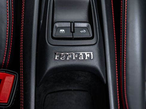 Used 2022 Ferrari F8 Tributo RWD image 59