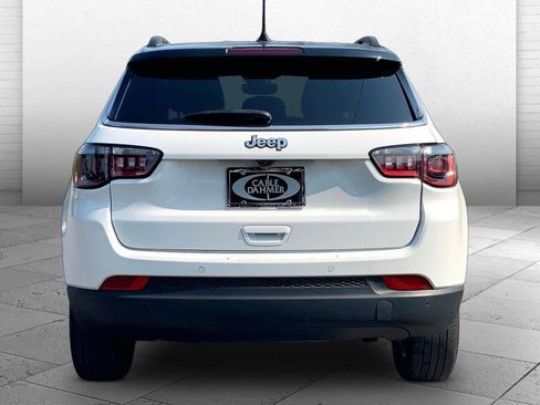 Used 2025 Jeep Compass Limited AWD/4WD image 3