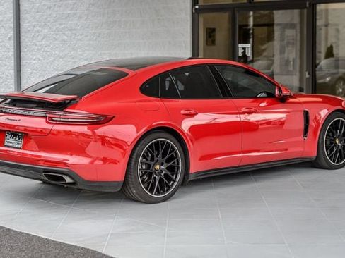 Used 2018 Porsche Panamera 4 image 10