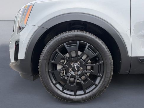 Used 2022 Kia Telluride SX w/ SX Prestige Package AWD/4WD image 9