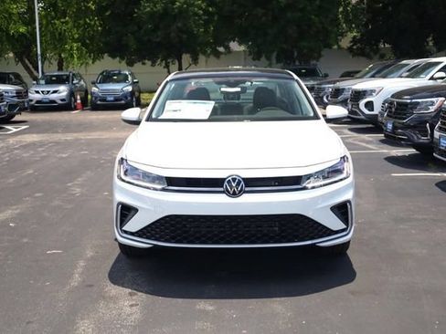 New 2026 Volkswagen Jetta SE FWD image 3