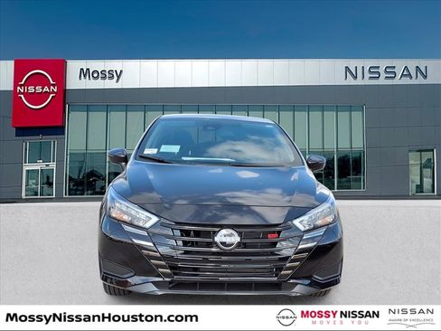 New 2025 Nissan Versa SR w/ Trunk Package image 2