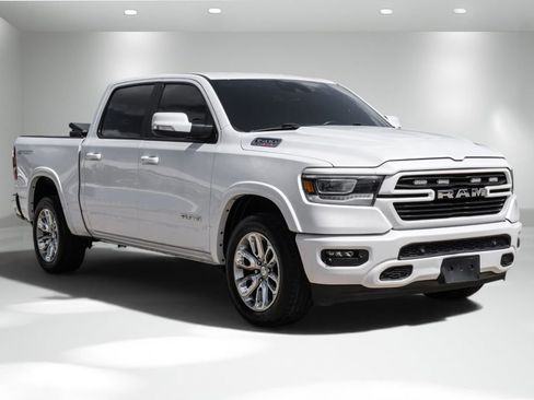 Used 2022 RAM 1500 Laramie AWD/4WD image 5
