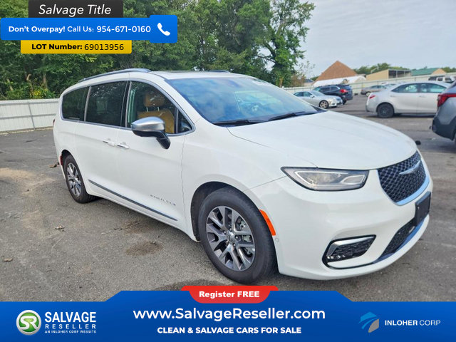 Used 2023 Chrysler Pacifica Pinnacle FWD image 5