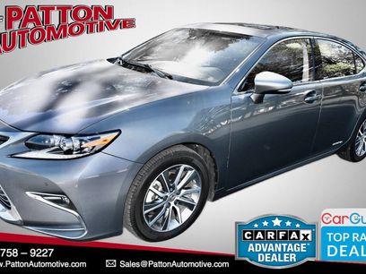 Used 2017 Lexus ES 300h w/ Luxury Package