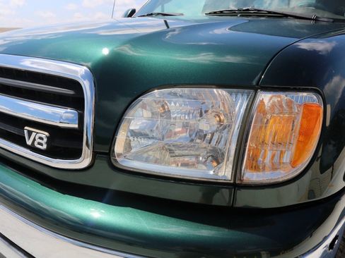 Used 2001 Toyota Tundra Limited w/ Off-Road Pkg AWD/4WD image 4