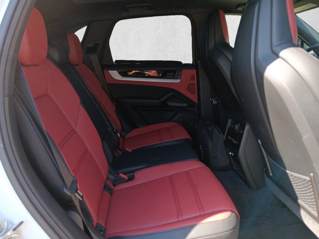 Used 2025 Porsche Cayenne E-Hybrid AWD/4WD image 19