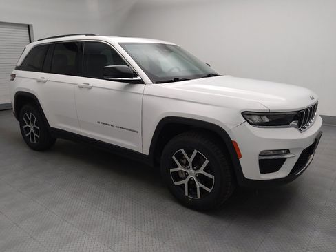 Used 2023 Jeep Grand Cherokee Limited AWD/4WD image 11