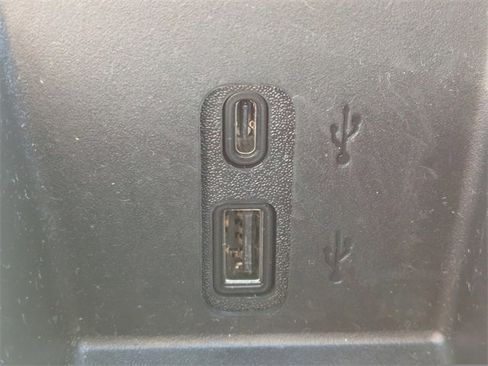 Used 2024 GMC Acadia Denali image 22