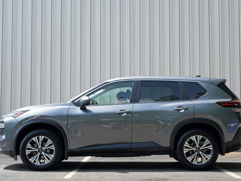 Used 2022 Nissan Rogue SV FWD image 8