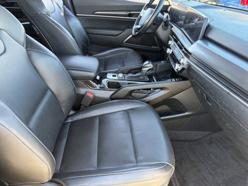 Used 2025 Kia Telluride S FWD image 12
