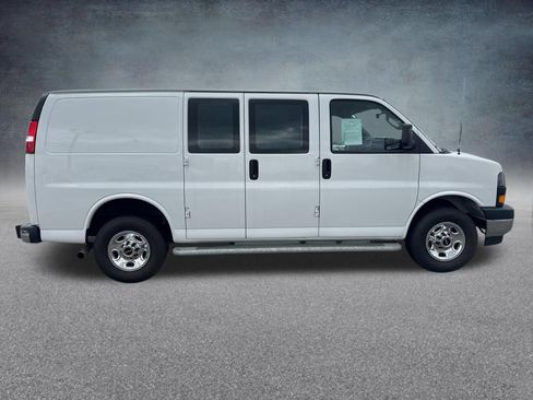 Used 2024 GMC Savana 2500 w/ Driver Convenience Package RWD image 4