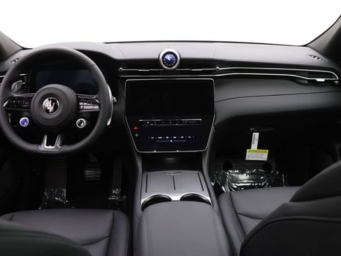 New 2024 Maserati Grecale GT image 8