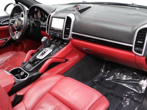 Used 2015 Porsche Cayenne S AWD/4WD image 29