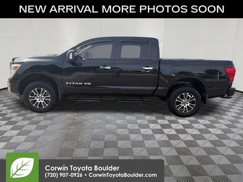 Used 2020 Nissan Titan SV w/ SV Convenience Package AWD/4WD image 4
