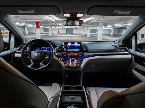 Certified 2023 Honda Odyssey Elite image 3