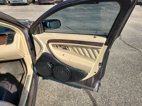 Used 2014 Ford Taurus Limited w/ Equipment Group 301A image 25