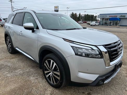 Used 2025 Nissan Pathfinder Platinum w/ Lighting Package (N92) image 7