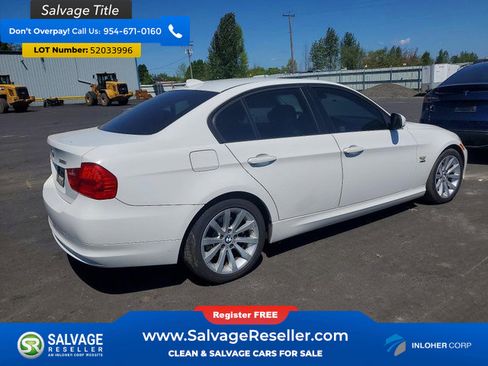 Used 2011 BMW 328i xDrive Sedan AWD/4WD image 4