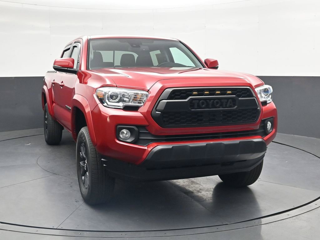 Used 2022 Toyota Tacoma SR5 w/ Technology Package RWD image 2
