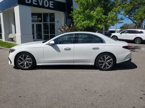 Used 2025 Mercedes-Benz E 350 4MATIC Sedan image 2