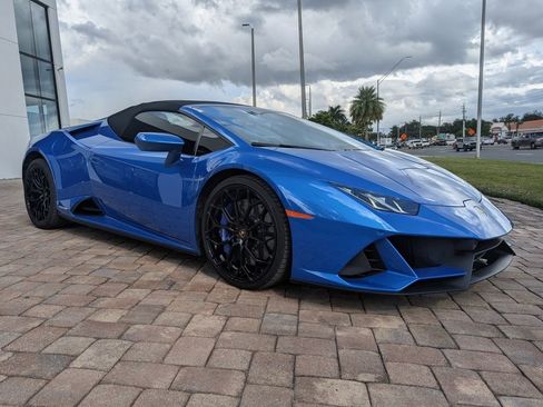 Used 2024 Lamborghini Huracan EVO image 15