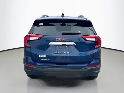 Used 2022 GMC Terrain SLE w/ Driver Convenience Package FWD image 5