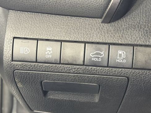 Used 2022 Toyota Camry SE FWD image 12