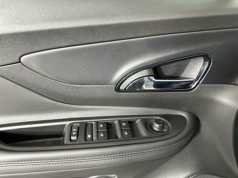 Used 2022 Buick Encore Preferred w/ Safety Package AWD/4WD image 25