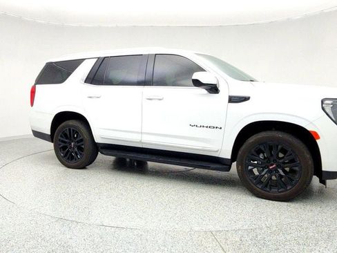 Used 2023 GMC Yukon SLT image 3