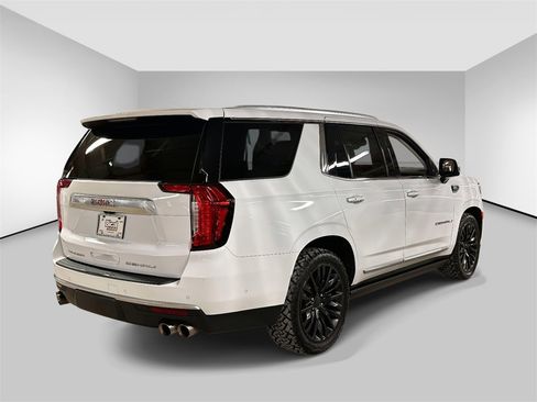 Used 2023 GMC Yukon Denali w/ Denali Reserve Package image 5
