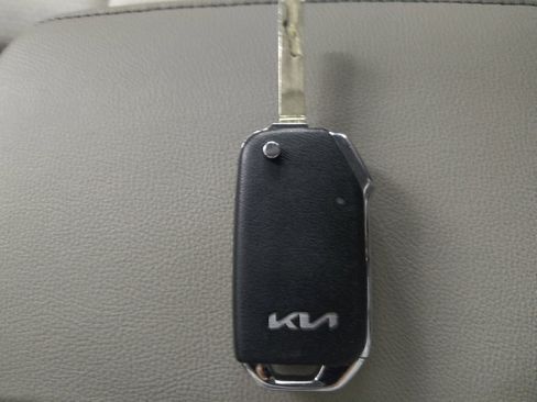 Used 2023 Kia Soul LX FWD image 32