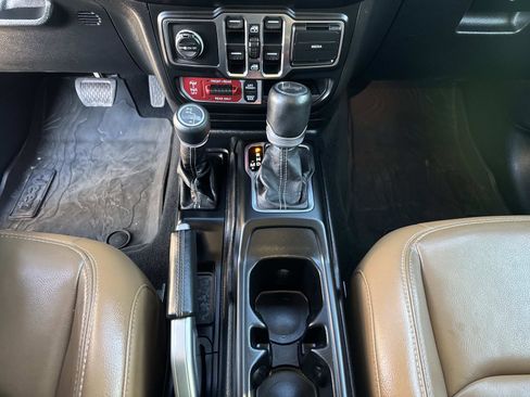 Used 2021 Jeep Wrangler Unlimited Rubicon image 32